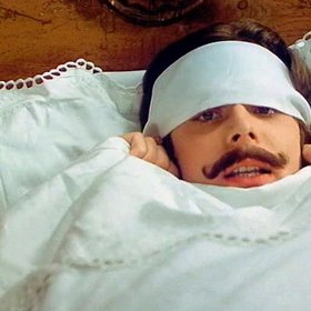 Tajemství hradu v Karpatech je skvělá komedie.