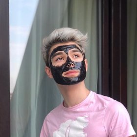 Adam Kajumi se snaží dobýt YouTube.