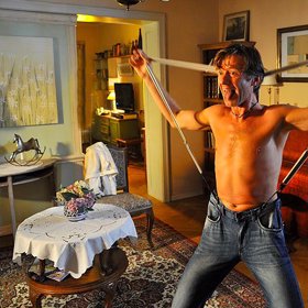 Jiří Langmajer v komedii Líbáš jako ďábel.