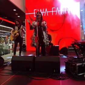 Tak snad jí syn nevyčte, že se mu málo věnovala.