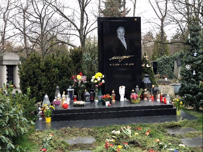 Foto k tématu Karel Gott – stránka 522