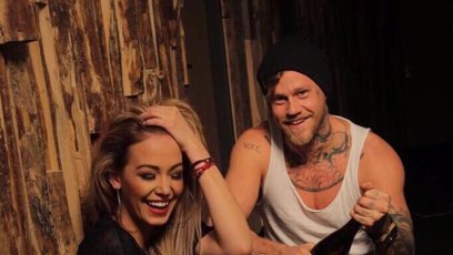 FOTO: Agáta Hanychová vedle partnera Adama září štěstím.