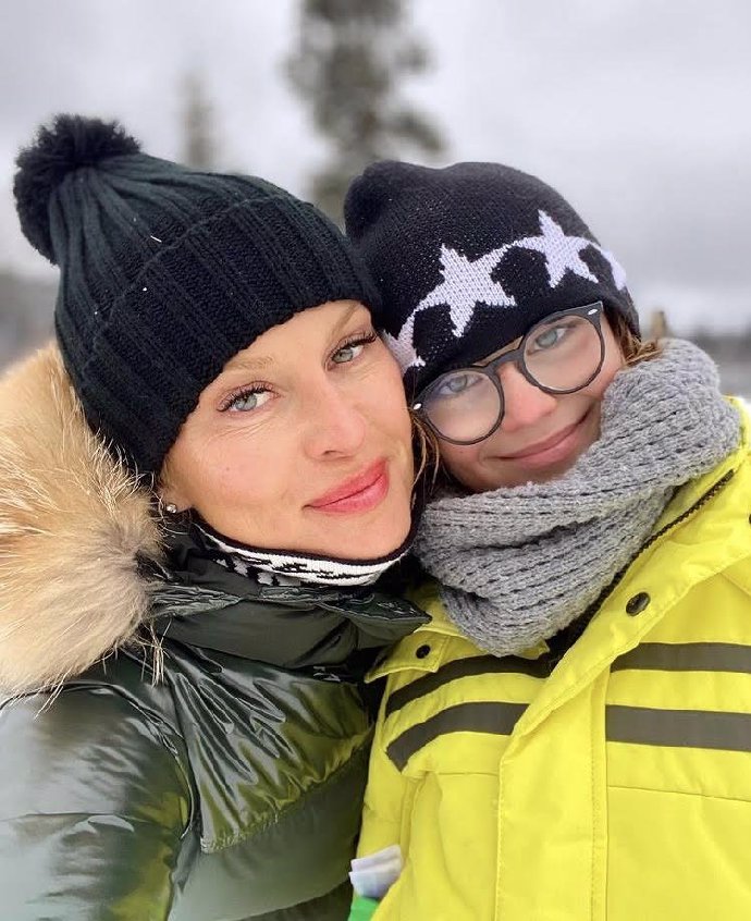 Foto k tématu Simona Krainová – stránka 925