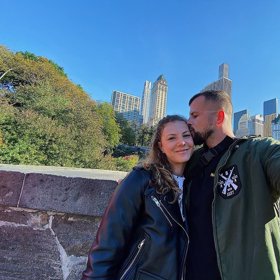 Marpo je zamilovaný a je to na něm vidět.