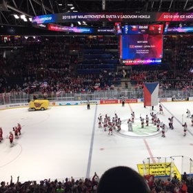 Košice a Bratislava byly plné hokejových fanoušků.