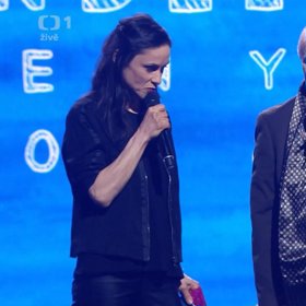 Došlo na předávání první ceny.