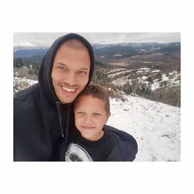 Jeremy se starším synem.