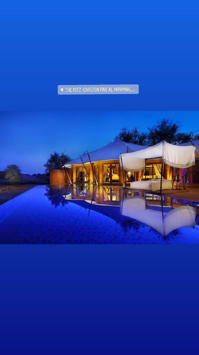 FOTO: Pětihvězdičkový hotel The Ritz - Carlton Ras Al Khaimah je plný přepychu. – stránka 840