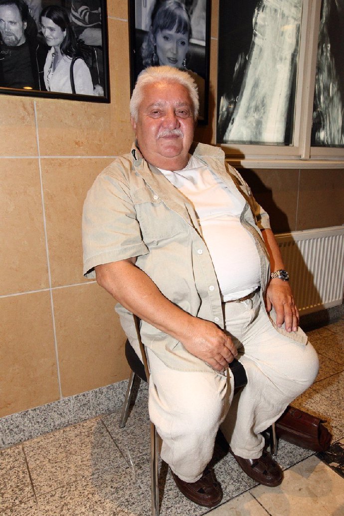 FOTO: Hrál také ve filmu Obsluhoval jsem anglického krále. – stránka 8