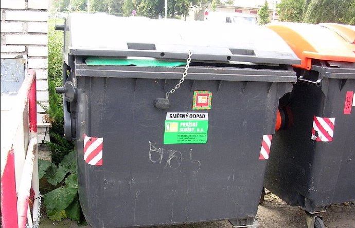 FOTO: V Plzni čekal na policii kuriozní nález.