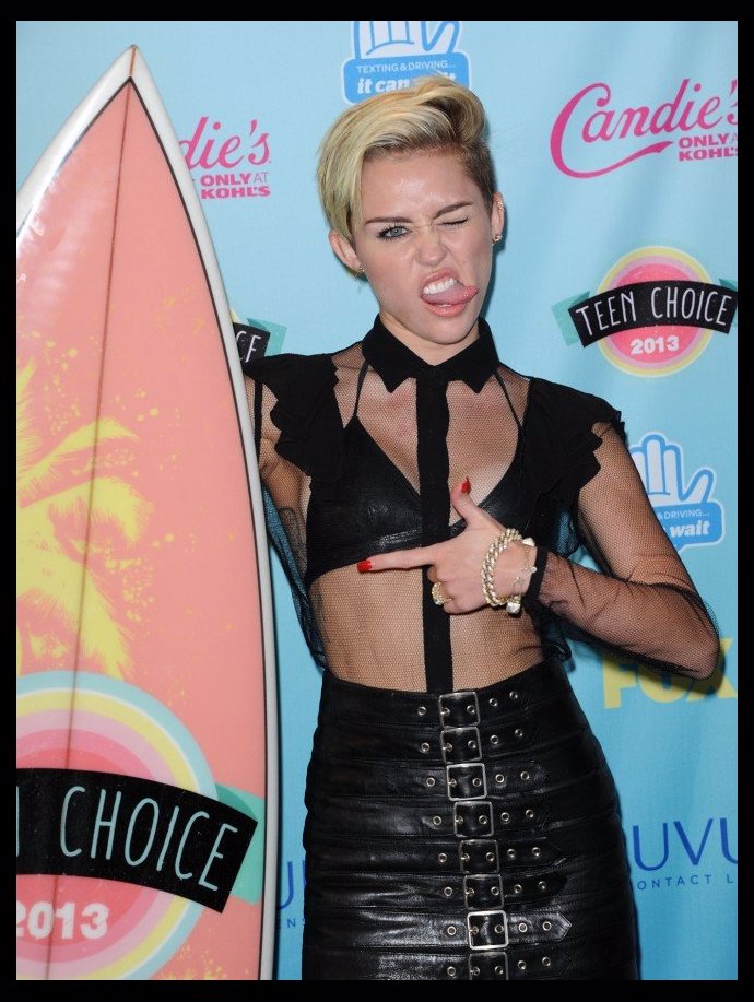 Foto k tématu Miley Cyrus – stránka 231