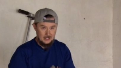 FOTO: Náhradní manžel si pustil pusu na špacír.
