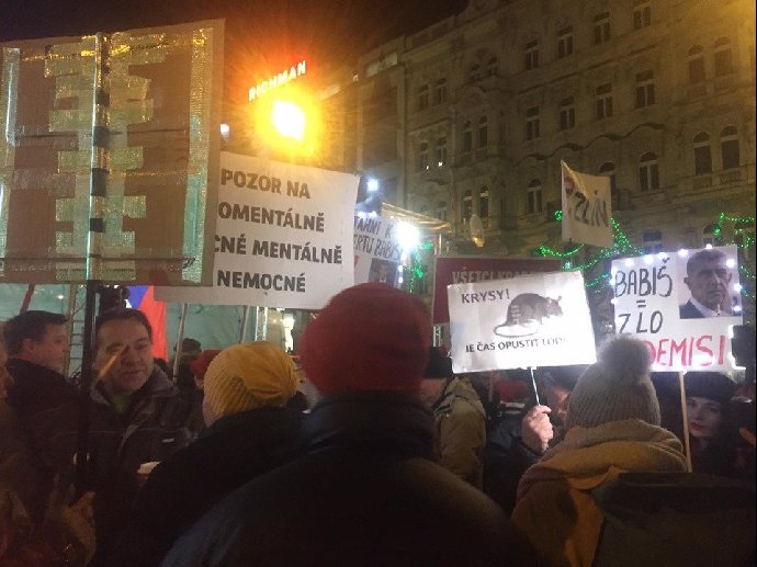 FOTO: Demonstrace. – stránka 1715