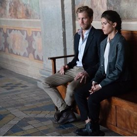 Matt Barr a Sofia Pernas v hlavních rolích.