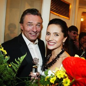 Rok 2003: Slavíka opět ovládli Karel Gott s Lucií Bílou.