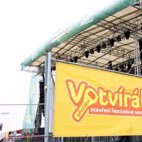 Votvírák tradičně otevírá tuzemskou festivalovou sezónu.