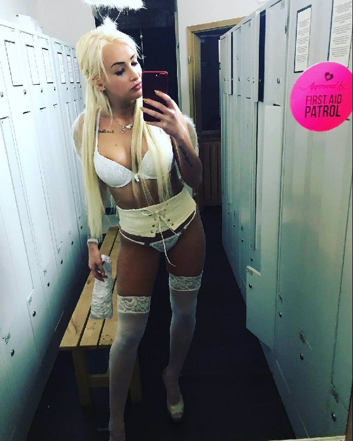 Foto k tématu Daisy Lee – stránka 359