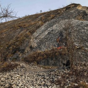 Haly chtěli nacisté spojit hlavními tunely. Posléze k projektu přibyly i pomocné provozy a trafostanice.