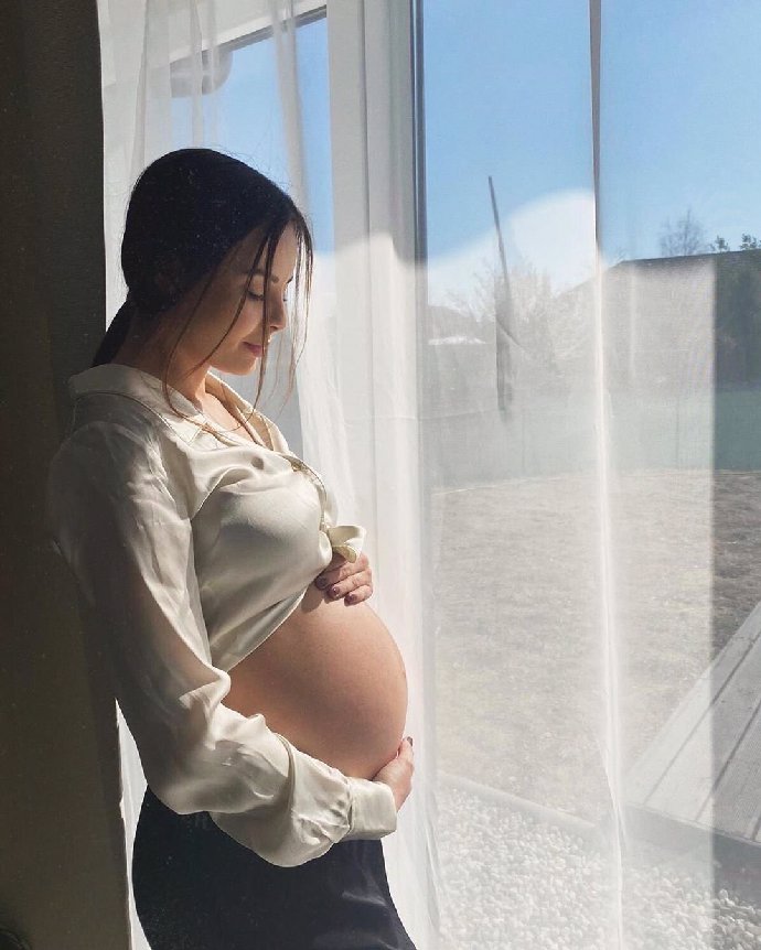 FOTO: Monika Bagárová bude zanedlouho maminkou. – stránka 601