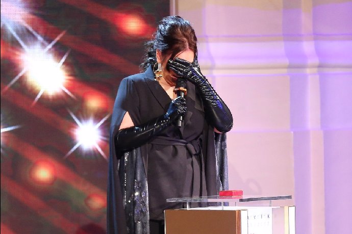 Foto k tématu Ewa Farna – stránka 1156