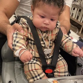 Rapperka a zpěvačka svého syna přezdívá Papa Bear.