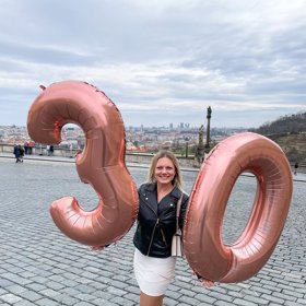 Simona oslavila kulatiny.