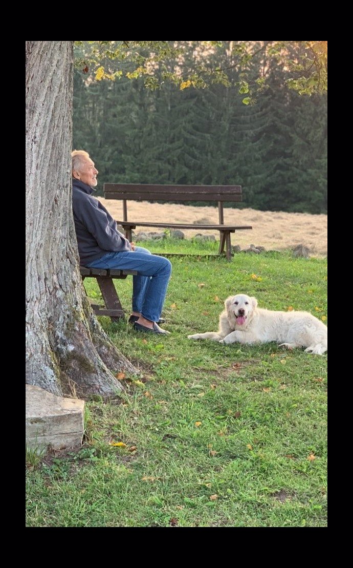 FOTO: V polovině září 2019 Karel Gott lidem oznámil, že trpí leukémií. – stránka 553