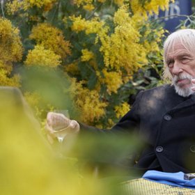 Pierre ztvárnil přítele Jiřině Bohdalové.