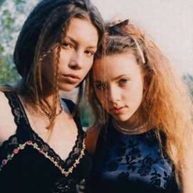 4. Jessica Biel a Scarlett Johansson