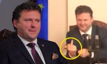 Fakáč pro poslance od Radka Vondráčka! Šéf Sněmovny zase neuhlídal emoce