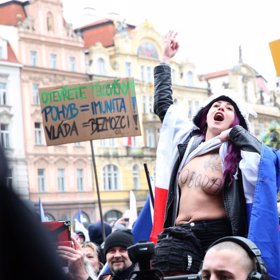 Anna Kubáňová měla přes ňadra napsáno velkým svoboda.