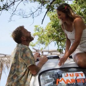 Mezi další zesnulé patří horský průvodce Sean McManamy.