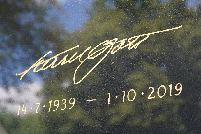 Foto k tématu Karel Gott – stránka 351