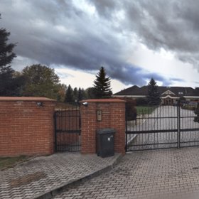 Mrázkův dům je nedobytná pevnost.