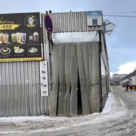 V provozu zůstávají přes výdejní okénko restaurace a bistra.