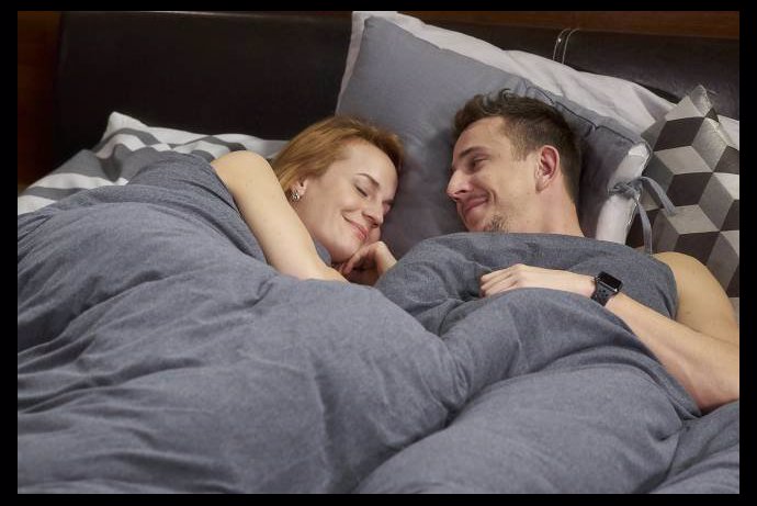 FOTO: Matěj s Alenou. Ta má o jejich vztahu jiné představy. – stránka 1188
