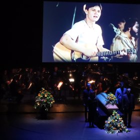 Během obřadu se promítaly záběry s Havelkou z mládí.