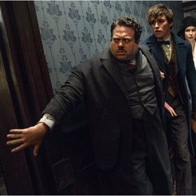 Trojice Mlok, Jacob a Porpentina až nápadně připomínají trojici Harry, Ron a Hermiona.