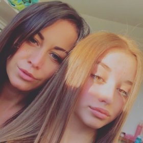 Kordula Stropnická se starší sestrou.