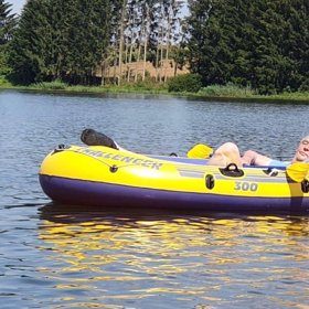 Prezident Miloš Zeman si lebedil na Veselském rybníku