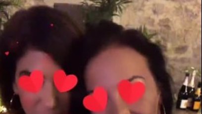 FOTO: Agáta vyrazila s kamarádkou za zábavou.