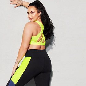 Demi je tváří značky Fabletics.