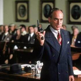 Jeffrey DeMunn jako státní návladní ve Vykoupení z věznice Shawshank