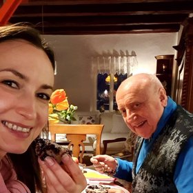 Slováček s Gelemovou při romantické svačince.