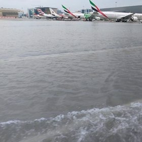 Dubajské letiště bylo v sobotu pod vodou.