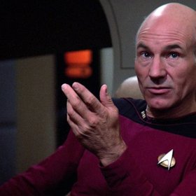 Patrick Stewart je po smrti.
