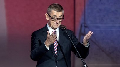 FOTO: Andrej Babiš již ve správné kravatě.