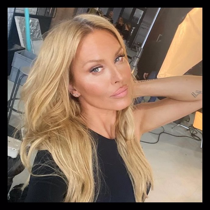 FOTO: Simona Krainová vypadá skvěle. – stránka 922