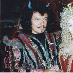 Sabina Laurinová jako princezna Eufrozína. Po 17 letech od natáčení vypadá Sabina lépe než kdy dřív.