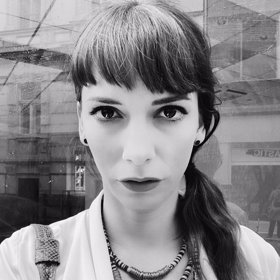 Dorota je bláznivě zamilovaná.